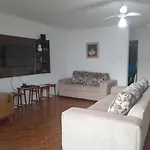 Apartamento amplo de frente para o mar, Santos-SP