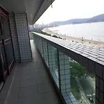 Apartamento amplo de frente para o mar, Santos-SP